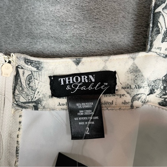 Hot Topic Thorn & Fable NWT Alice in Wonderland Looking Glass Suspender Skirt 2X - Picture 12 of 16